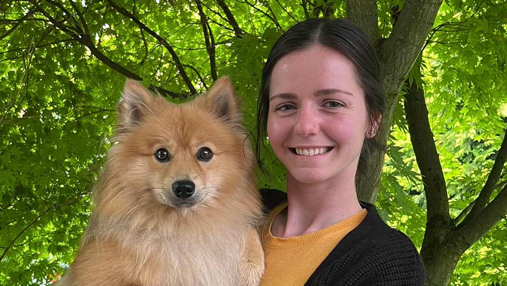 Vanessa Niemann arbeitet gemeinsam mit Mittelspitz Carlo bei der Jugendhilfe Collstede.