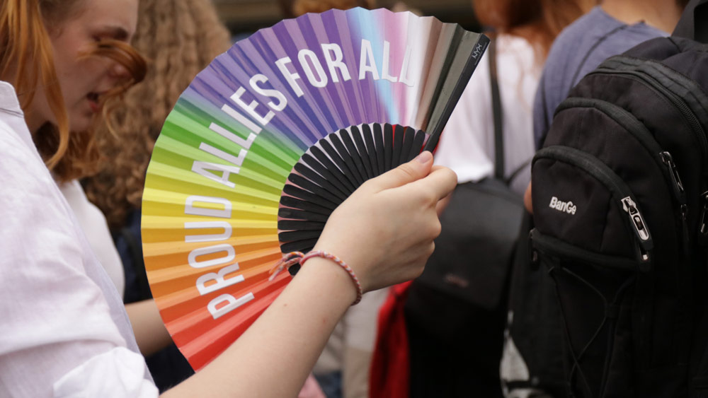 Der Regenbogen als Zeichen für die Vielfalt der Lebensformen 