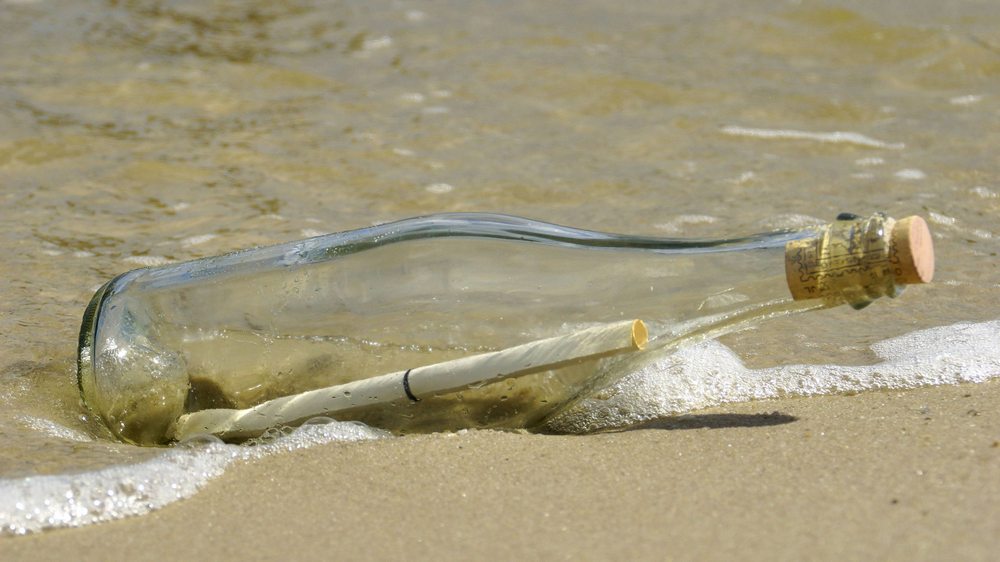 Zufällig am Strand gefunden – das ist die klassische Vorstellung einer Flaschenpost