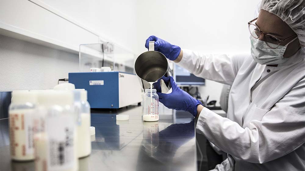 Image - Muttermilch von der Spenderbank – nicht aus dem Internet