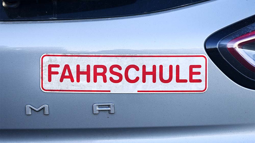 Der Führerschein war schon immer ein teures Vergnügen, jetzt sind die Preise aber nochmals gestiegen