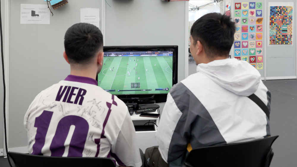 Jungen verbringen deutlich mehr Zeit mit Computerspielen als Mädchen im gleichen Alter