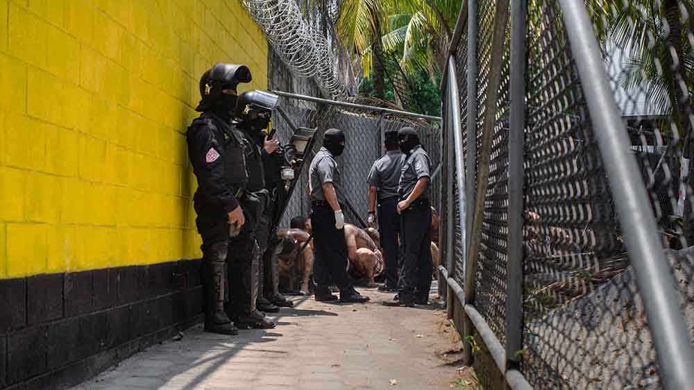 Über Gefängnisse in El Salvador schreibt Miguel Helm in seinem Siegerbeitrag (Symbolbild)