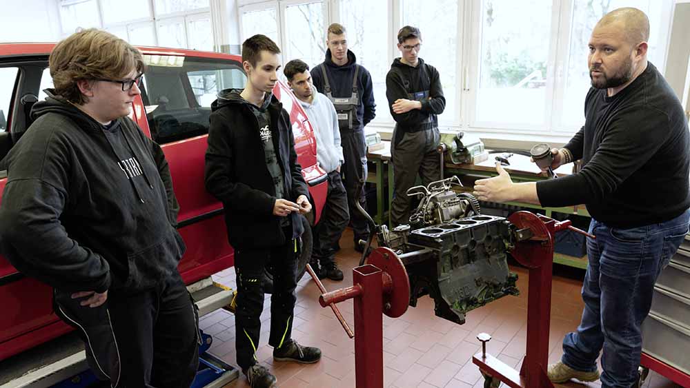 Viele ausländische Azubis lassen sich zum KfZ-Mechatroniker ausbilden