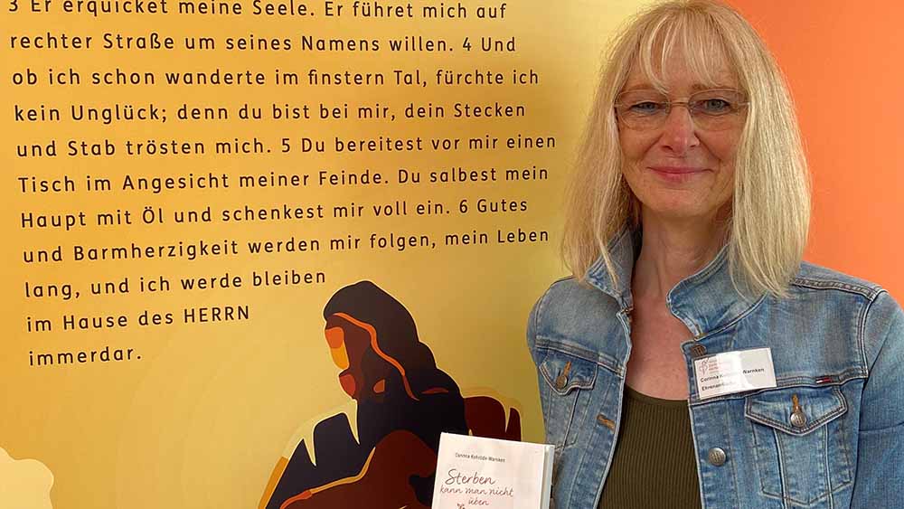 Corinna Kohröde-Warnken engagiert sich in einem Hospiz. Auf Wunsch schreibt sie Gedanken der Sterbenden auf