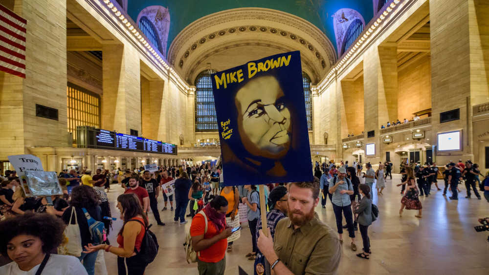 Protestmarsch für Micheal Brown: Am helllichten Tag erschoss 2014 ein Polizist den Teenager (Archivbild)