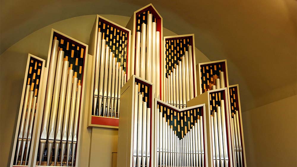 Orgeln sind eine wahre Schönheit, aber auch sehr anfällig. Hier die Orgel in der Kirche des Hessischen Diakoniezentrums Hephata in Schwalmstadt-Treysa