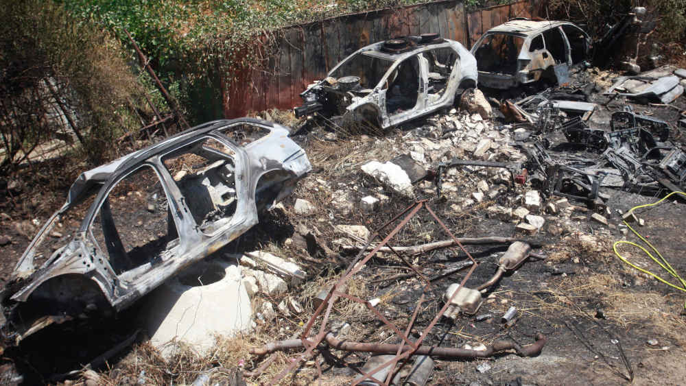 Beim Angriff auf das palästinensische Dorf Jit im besetzten Westjordanland wurden Häuser und Fahrzeuge in Brand gesetzt