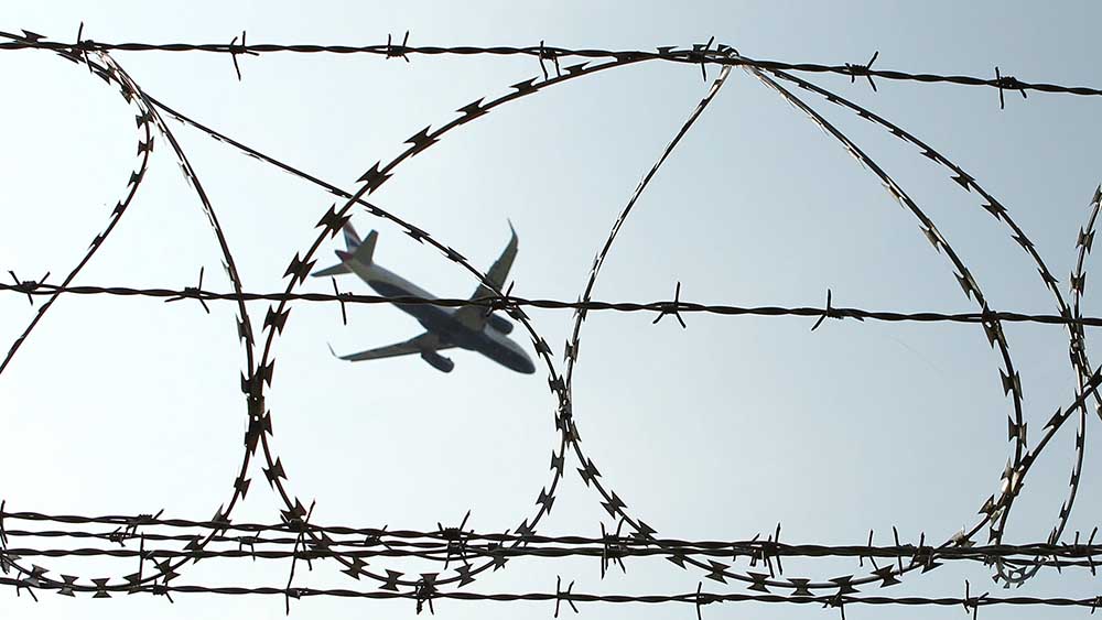 Vom Hamburger Flughafen ist der Afghane nach Schweden abgeschoben worden