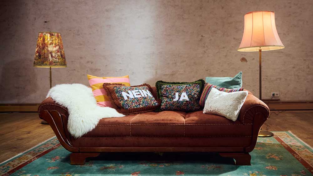 Die Couch der Entscheidung: Hier muss die frisch gebackene WG Farbe bekennen