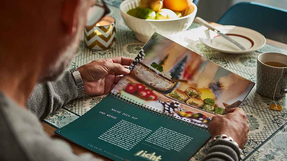 Ansprechende Fotos und Texte zum Nachdenken – das ist das Geheimnis des Kalenders "Der Andere Advent"