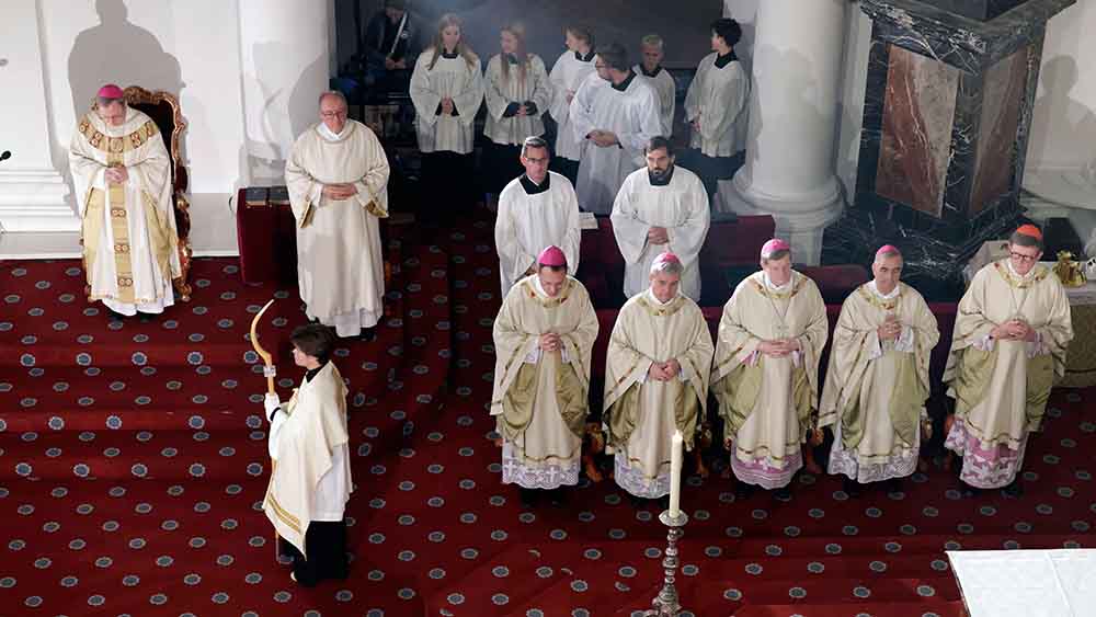 Den Eröffnungsgottesdienst der Bischofskonferenz feierten die Bischöfe im Dom von Fulda