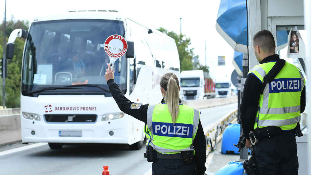 Migrationsforscher de Haas bewertet Grenzkontrollen als symbolischen Akt (Archivbild)