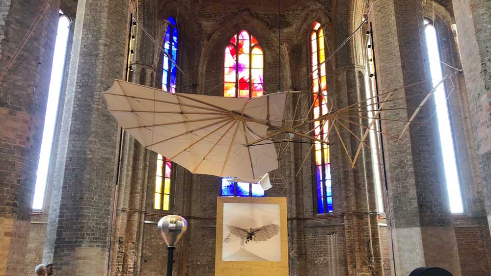 In der Nikolaikirche in Anklam ist derzeit das Ikareum im Aufbau: eine Ausstellung, die an die Lilienthal-Brüder erinnern soll.