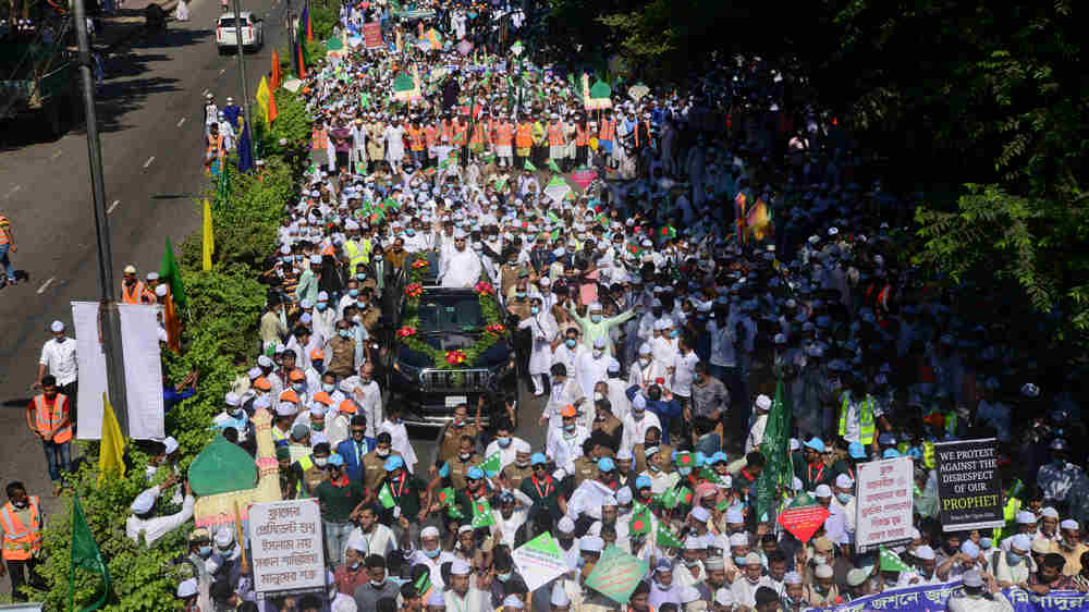 In Dhaka (Bangladesch) findet an Mohammeds Geburtstag jedes Jahr eine Prozession statt (Archiv)