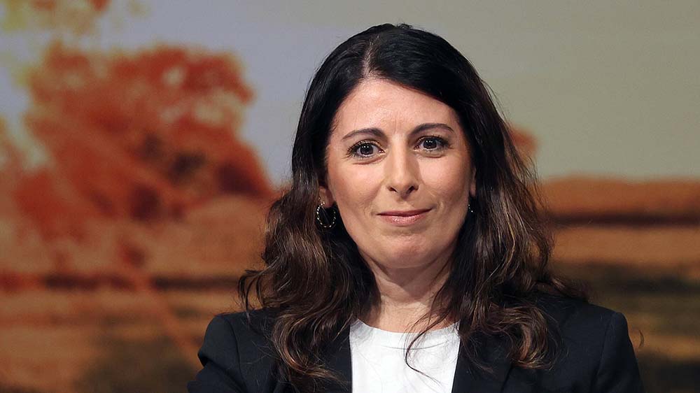 Auch VW-Betriebsrätin Daniela Cavallo kümmert sich um die VW-Mitarbeitenden