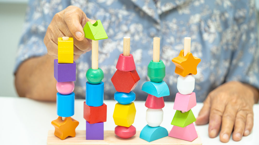 Steckspiel in einer Demenz-WG