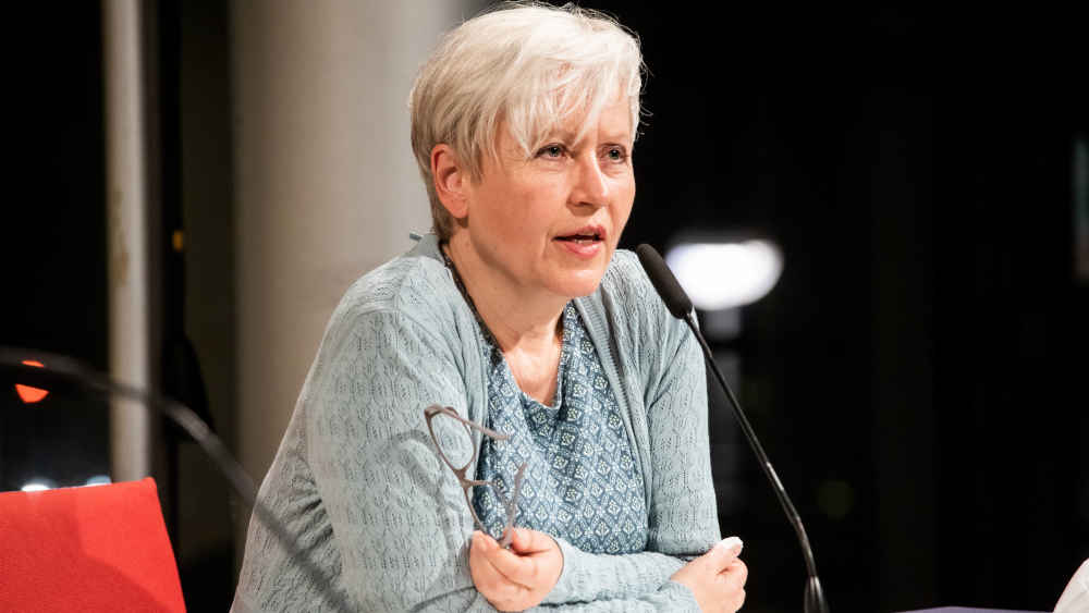 Neben der polnischen Autorin Karolina Kuszyk erhält den Georg-Dehio-Buchpreis 2024 auch die deutsche Schriftstellerin Ulrike Draesner (Bild)