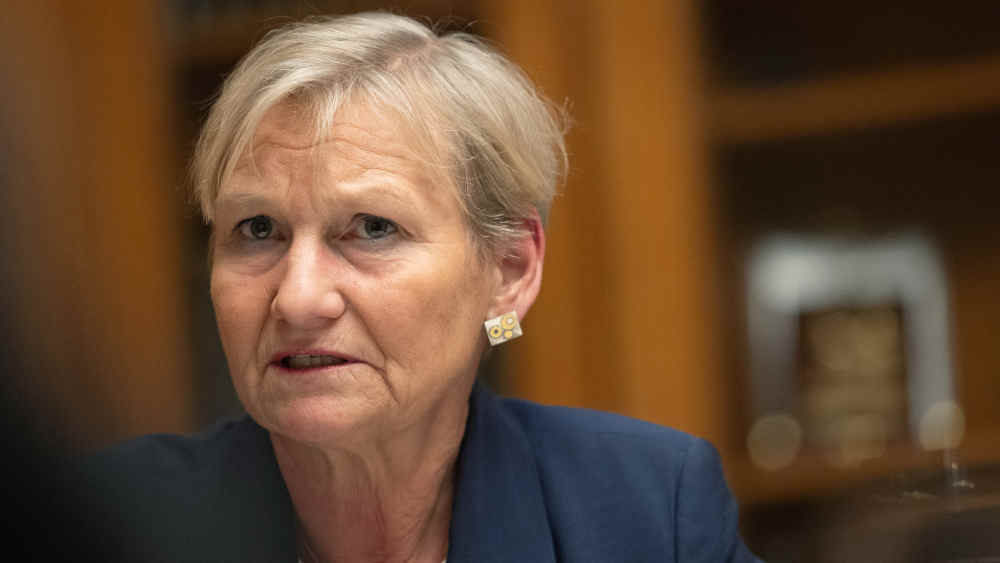 Die Ratsvorsitzende Kirsten Fehrs hat an die Veröffentlichung der EKD-Ostdenkschrift vor 60 Jahren erinnert