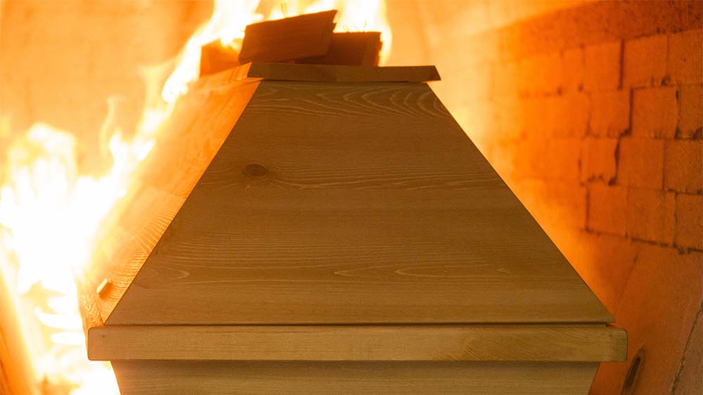 Auch Feuerbestattungen kosten mehr Geld
