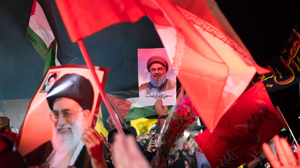 Im Iran feiern Menschen den Angriff auf Israel