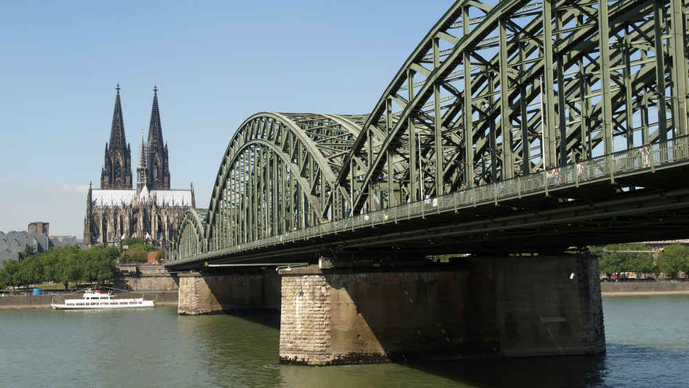Die "Dom-Spürnasen" kommen für den Rundgang aus ganz Deutschland nach Köln