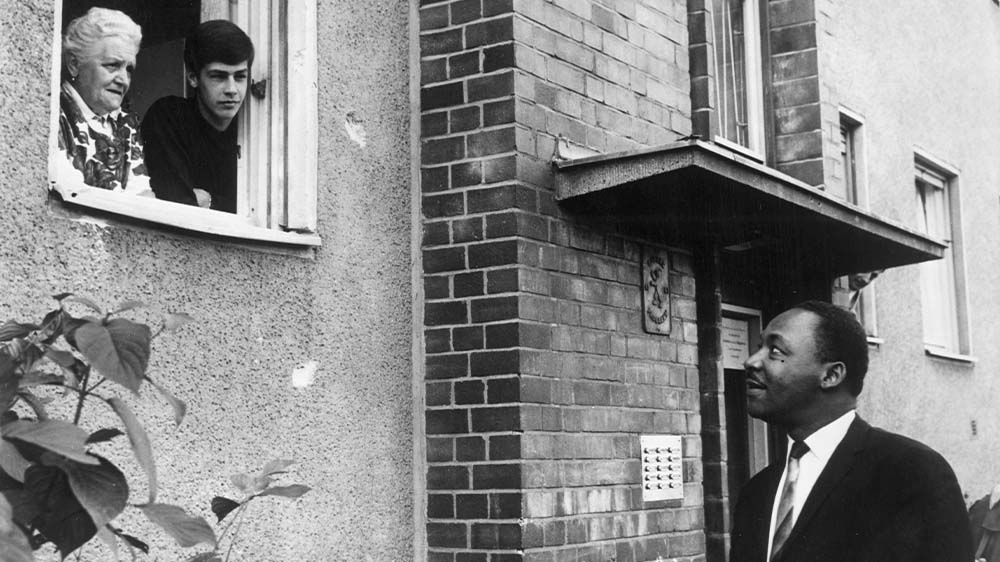 1964 besuchte Martin Luther King auf Einladung des damaligen West-Berliner Bürgermeisters, Willy Brandt (SPD) den Westteil der geteilten Stadt