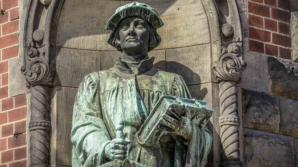 Dieses Denkmal für den Reformator Huldrych Zwingli steht in Berlin