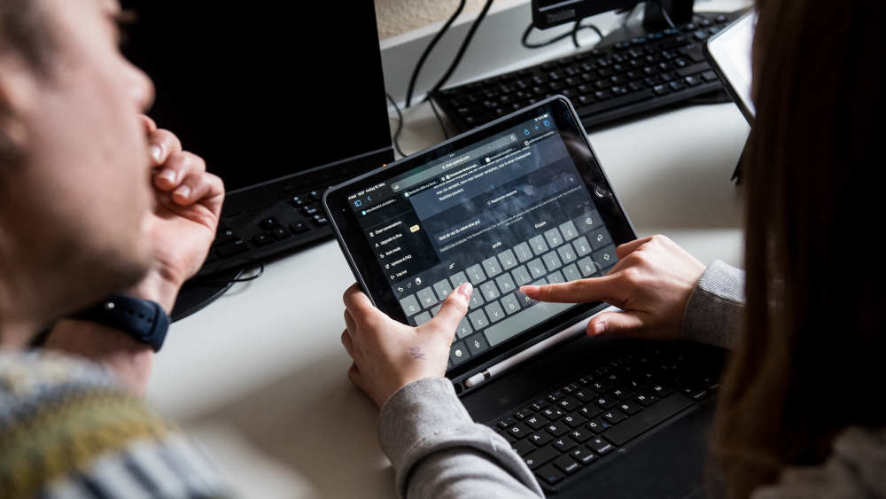 Workshop für Schüler zum Umgang mit ChatGPT in Duisburg Huckingen (Symbolbild)
