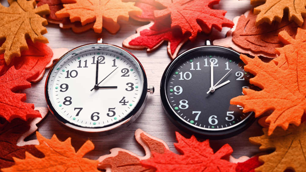 Zeitumstellung auf Winterzeit, in der Nacht vom 25. auf den 26. Oktober werden die Uhren eine Stunde zurückgedreht