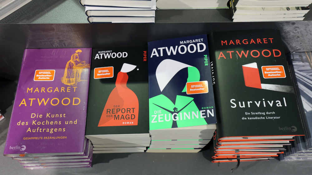 Bücher der kanadischen Schriftstellerin Margaret Atwood