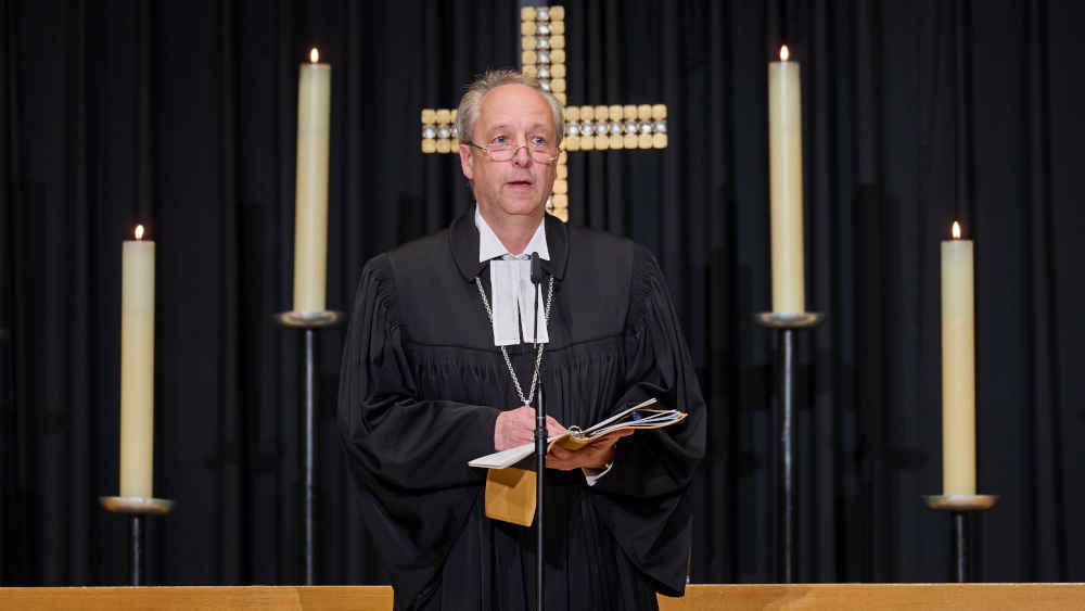 Der evangelische Bischof von Berlin, Christian Stäblein, feiert das 75-jährige Bestehen der Christlich-Jüdischen Zusammenarbeit (GCJZ) Berlin