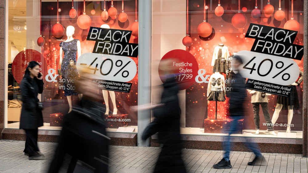 Image - Sparen auf Pump: Warum der Black Friday teuer enden kann