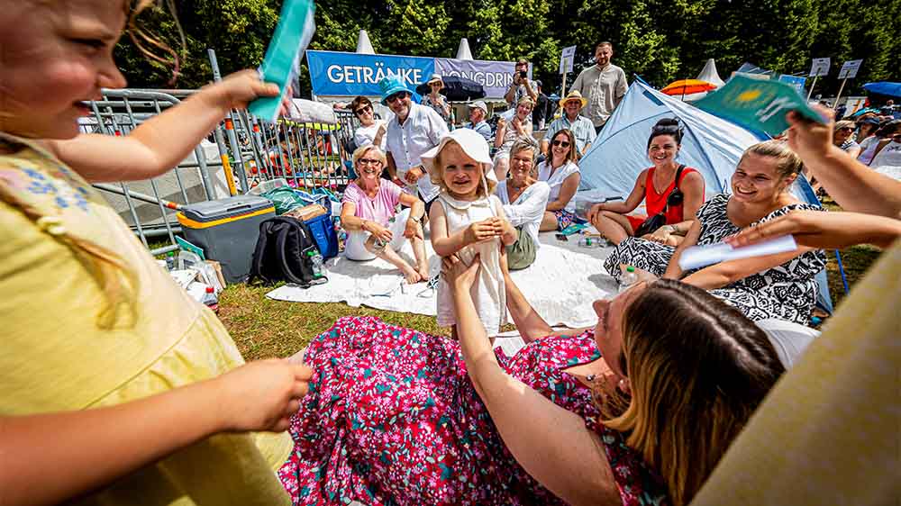 Kinder sind der Nachwuchs für die Kirche! Foto vom Tauffest in der Bonner Rheinaue in diesem Jahr