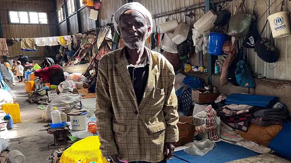 Mohamed Abdullahi lebt seit zwei Jahren mit hunderten anderen Vertriebenen in einer verwaisten Fabrikhalle in Debre Birhan