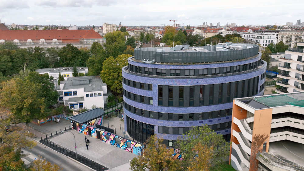 Image - Jüdische Lebensfreude hinter Panzerglas