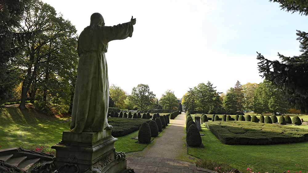 Der Friedhof Hamburg-Ohlsdorf gilt als landschaftlich besonders schön