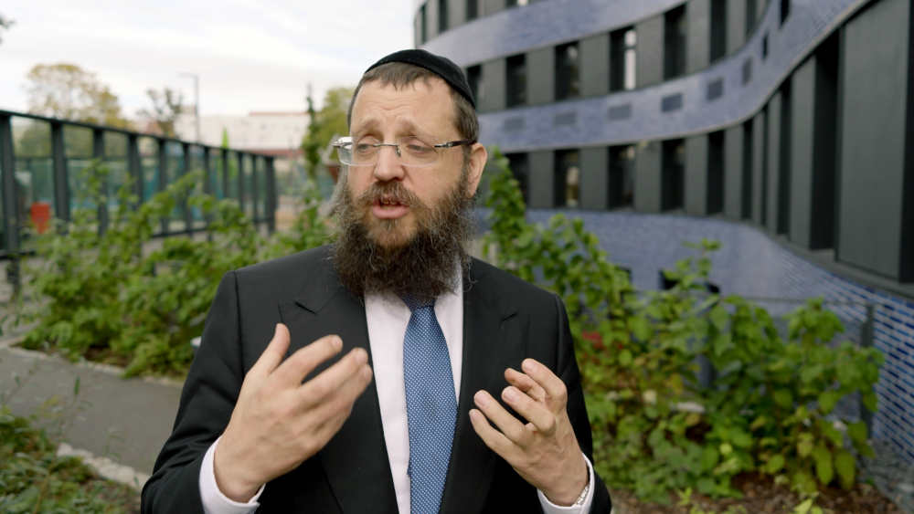 Rabbiner Yehuda Teichtal leitet den Jüdischen Campus Chabad Berlin. Der gebürtige New Yorker kam 1996 mit seiner Frau aus den USA nach Deutschland