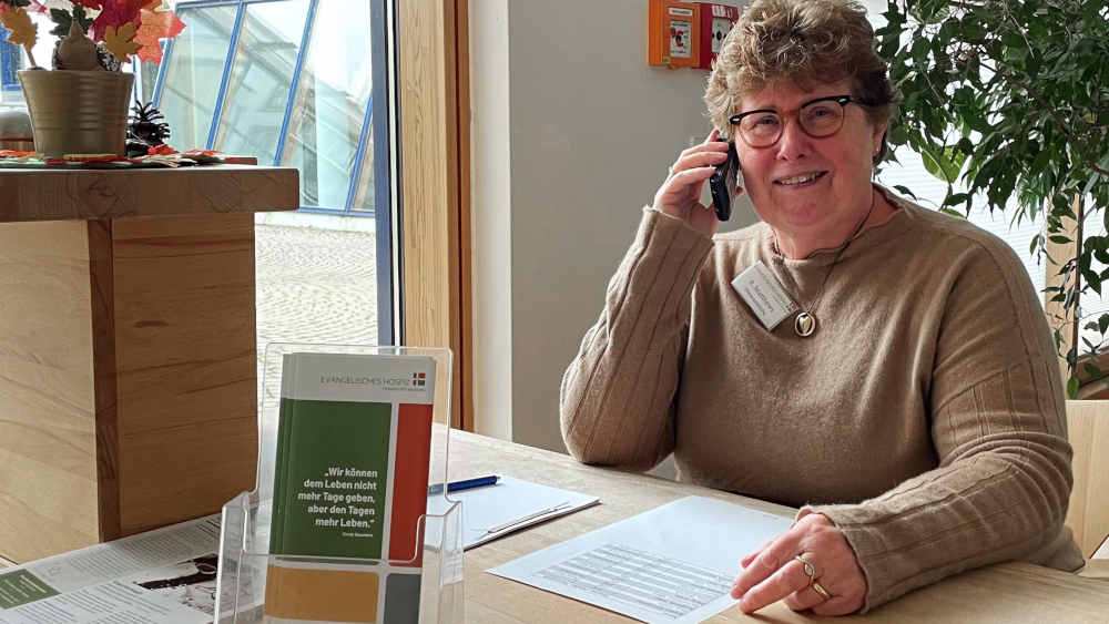 Regina Matthews hat eine Ausbildung zur ehrenamtlichen Sterbebegleiterin absolviert