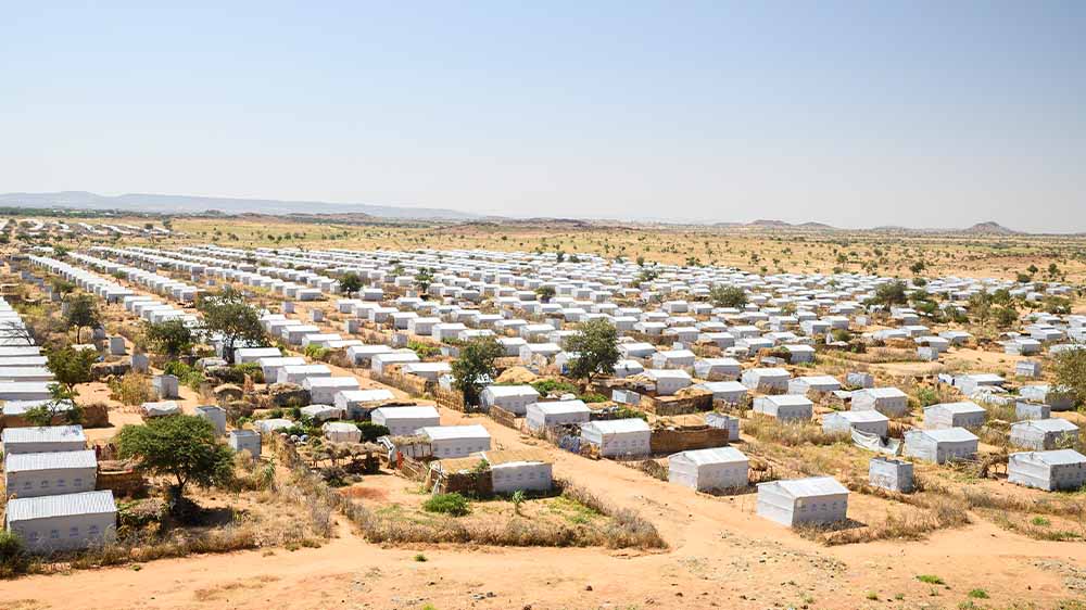 Hunderttausende Menschen aus dem Sudan suchen Schutz in den zahlreichen Flüchtlingscamps im Tschad