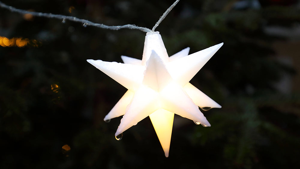 Ein Adventsstern wie dieser kann schon mal für Verwunderung sorgen