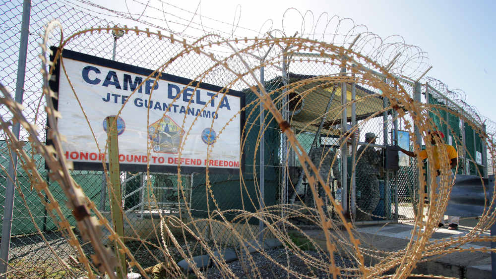 Eingang zum Gefangenenlager Camp Delta der US-Marinebasis Guantanamo Bay