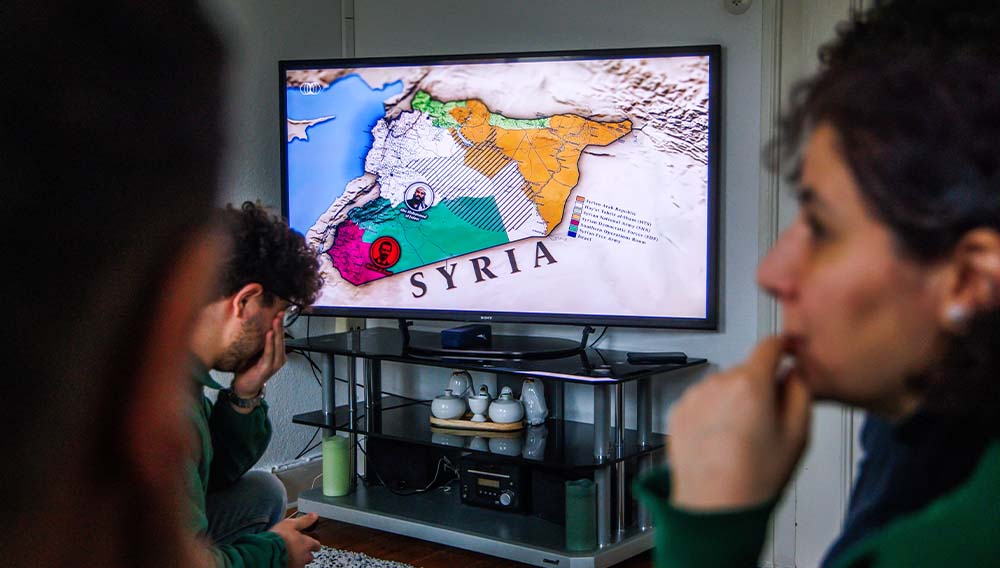 Wie Hunderttausende syrische Fluechtlinge in Deutschland verfolgt auch die Familie Ghnim aus Osnabrück die Geschehnisse in ihrer Heimat