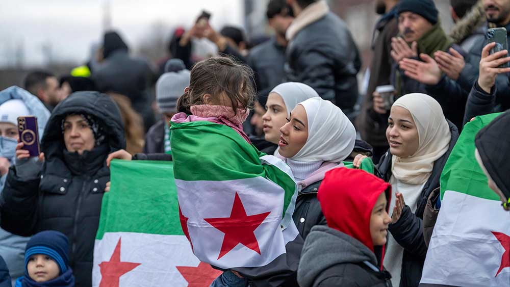 Geflüchtete aus Syrien haben in ganz Deutschland wie hier in Duisburg den Sturz der Assad-Diktatur gefeiert