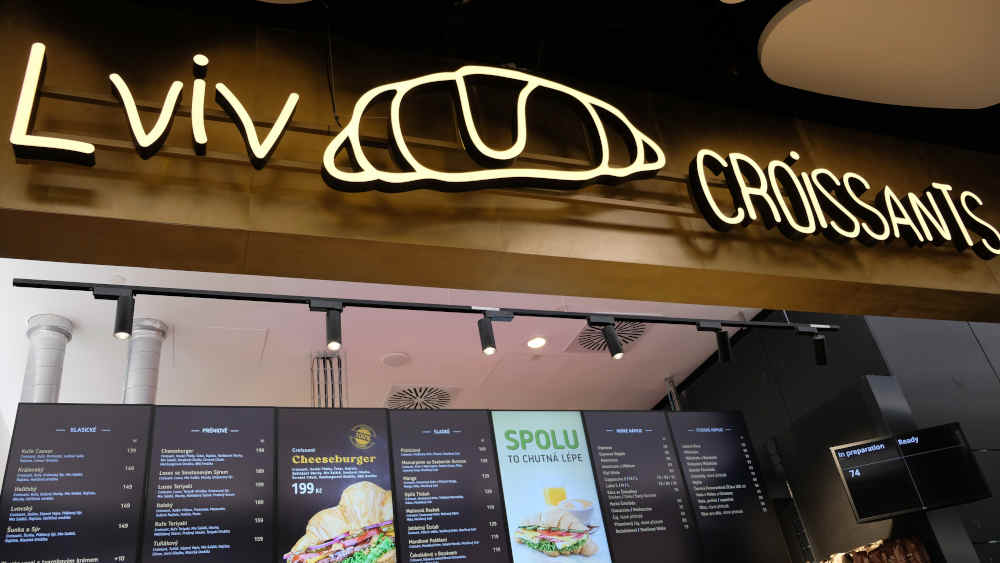 Die erste tschechische Filiale der ukrainischen Fast-Food-Kette "Lviv Croissants" im Prager Einkaufszentrum Palladium