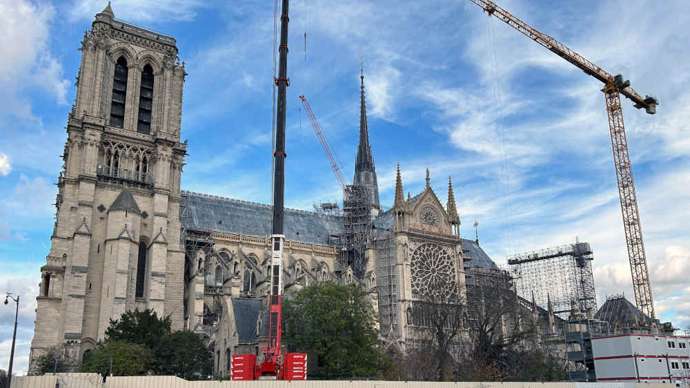 Nach dem verheerenden Brand werden in Paris die Pforten von Notre-Dame wieder geöffnet