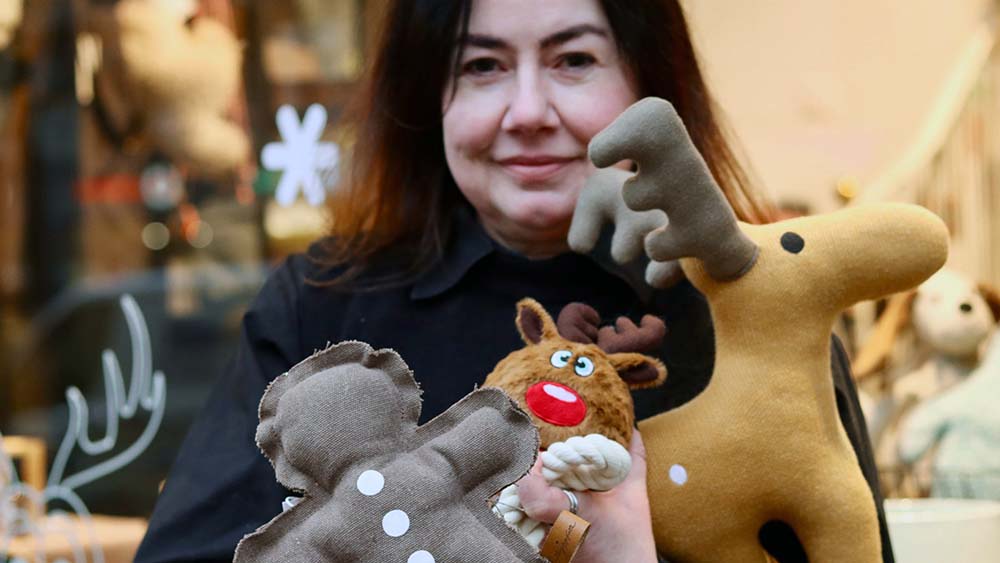 Für Suse Beyer vom Hamburger Hundefachgeschäft Pet Shop Boyz  gehören Tiere zur Familie