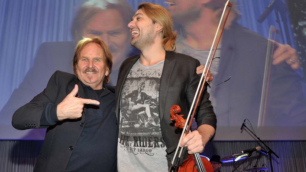 Auch Prominente treten bei der Weihnachtsfeier auf, hier Geiger David Garrett im Dezember 2017