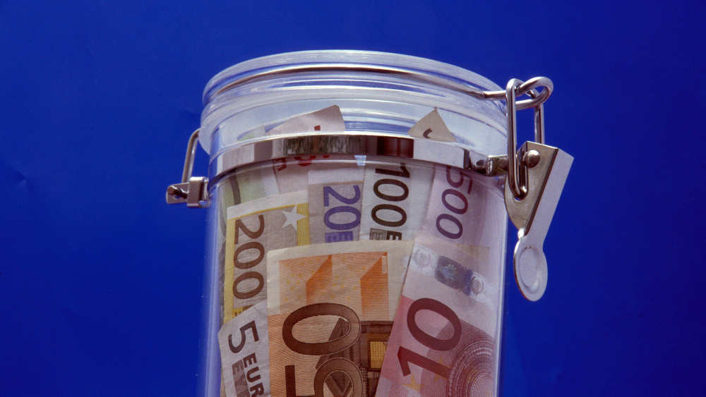 Die Hilfsorganisation Handicap International warnt vor falschen Spendensammlerinnen und -sammler, die vor allem auf Parkplätzen vor Supermärkten aktiv sind