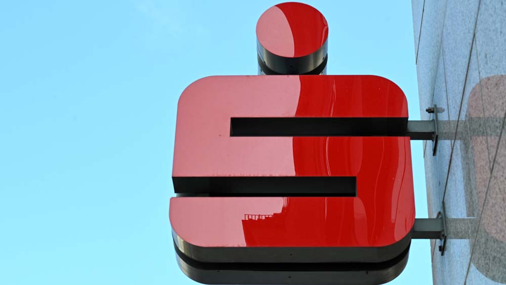 Sparkassen Zeichen in Berlin-Reinickendorf,